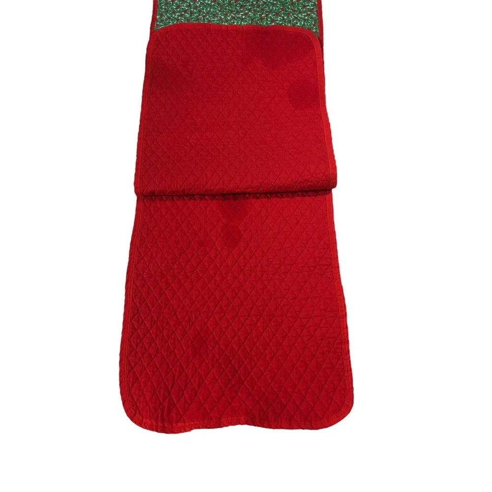 Vintage Christmas Holly Table Runner and‎ Placemat Set Quilted Holiday Décor